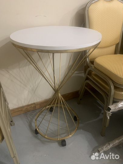 Столик для торта