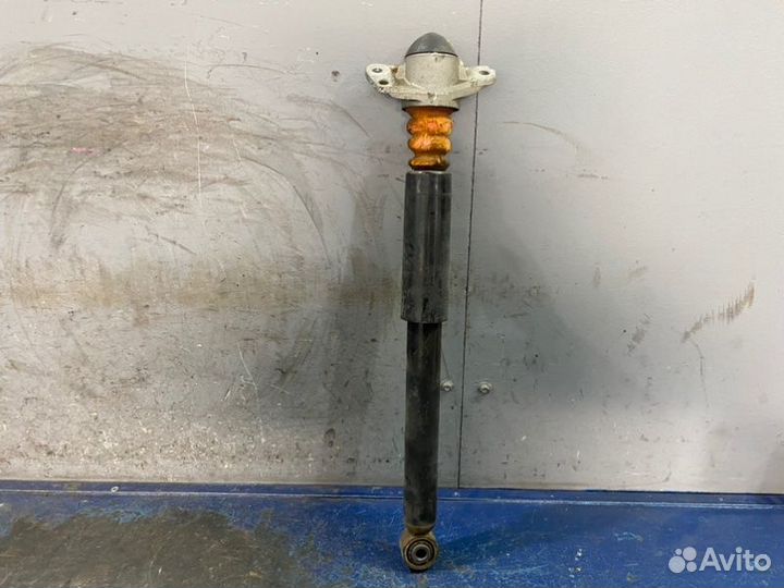 Амортизатор задний Volkswagen Passat B7