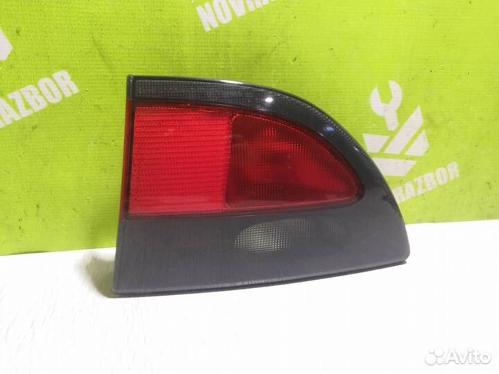 Фонарь задний внутренний правый Рено Меган