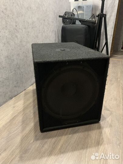 Активный сабвуфер 15 динамик