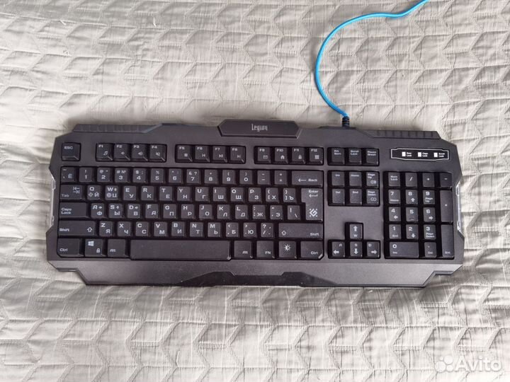 Игровая клавиатура и мышь с радужно подсветкой