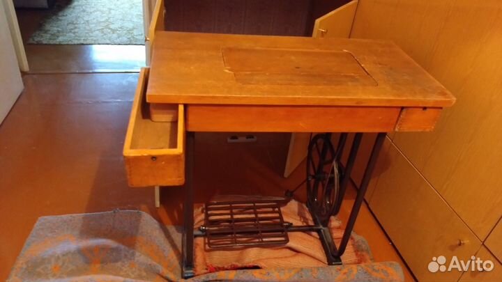 Швейная машина Lucznik