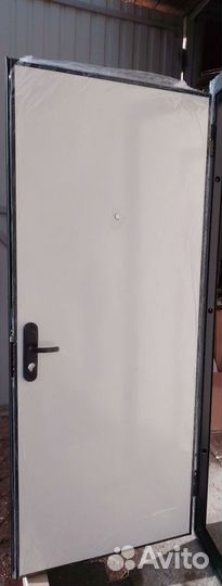 Дверь металлическая новая со склада