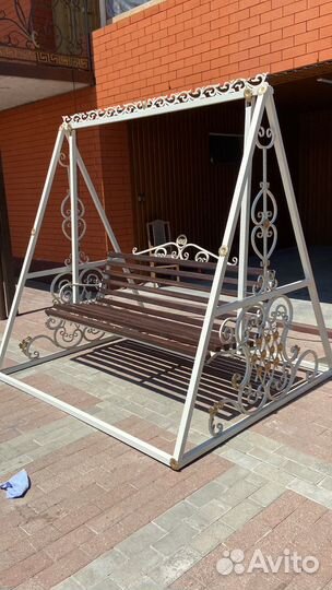 Садовые качели новые