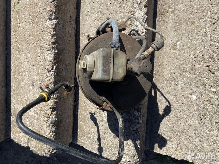 Вакуумный усилитель тормозов passat b3