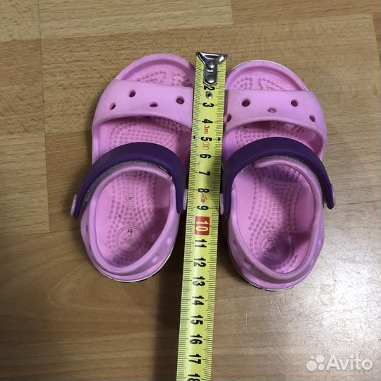 Сандали Crocs