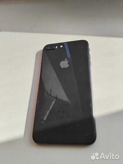 iPhone 8 Plus, 64 ГБ