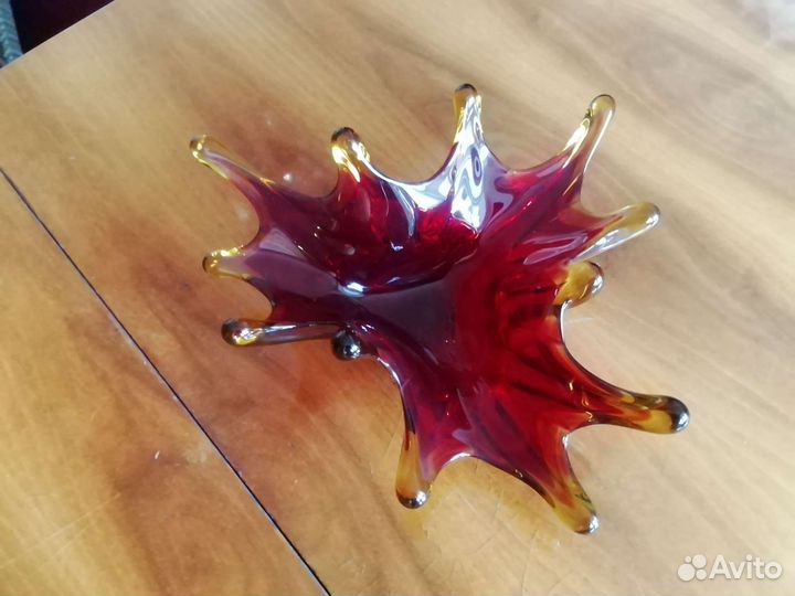 Интерьерная ваза из чешского цветного стекла