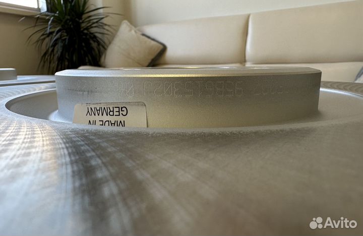 Диск тормозной передний правый Porsche Macan 95B