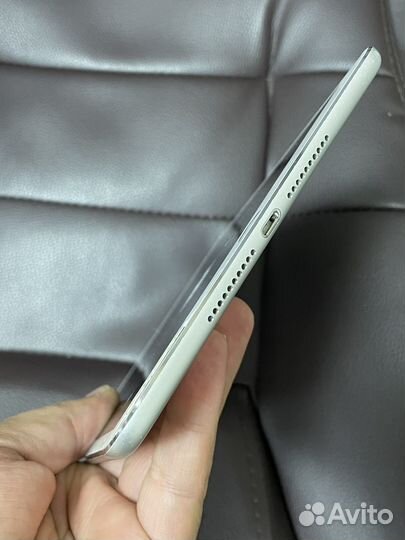 iPad mini 4 на запчасти