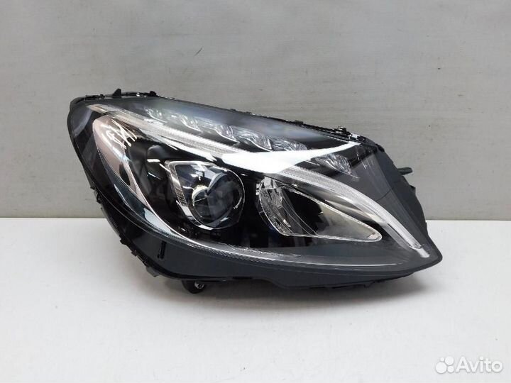 Фара правая Mercedes-Benz C-Class