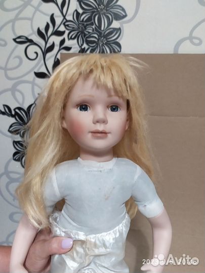 Кукла фарфоровая большая 60 см
