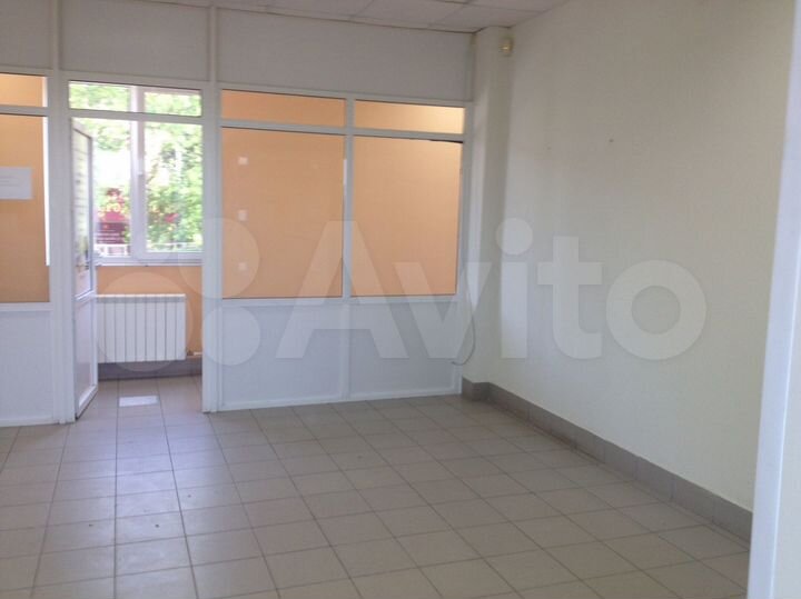 Сдам торговое помещение, 72 м²