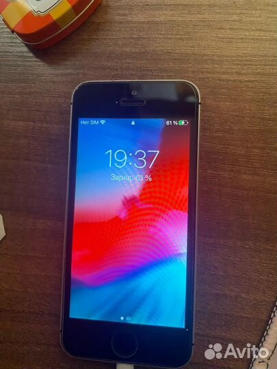 iPhone SE, 32 ГБ