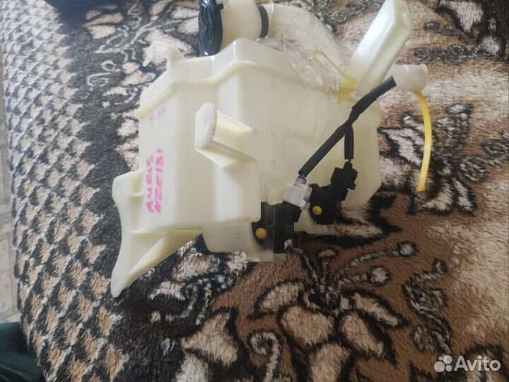 Бачок стеклоомывателя