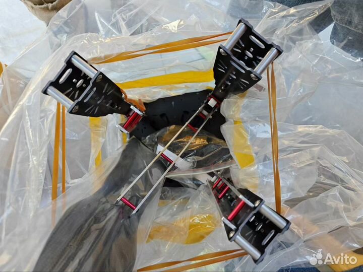 Грузовой квадрокоптер. Дрон