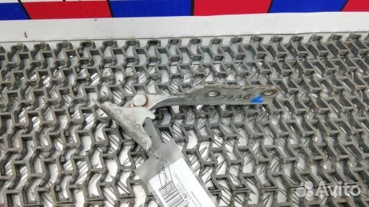 Петля капота mitsubishi pajero 3 (77A06D501)