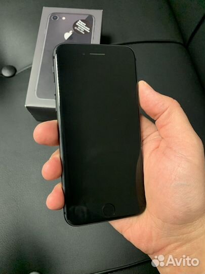 iPhone 8, 64 ГБ