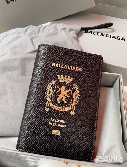 Обложка на паспорт balenciaga