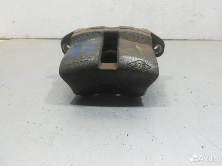 Суппорт передний правый Renault Sandero 1 BS