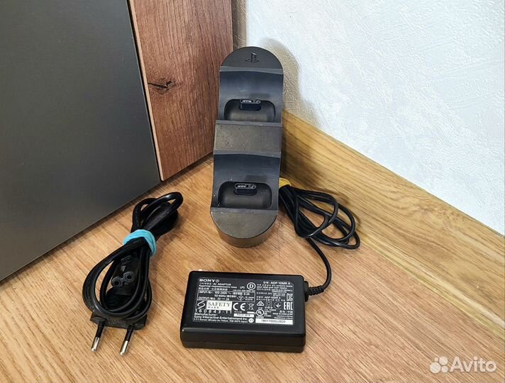 Зарядная станция геймпадов Ps4 оригинал