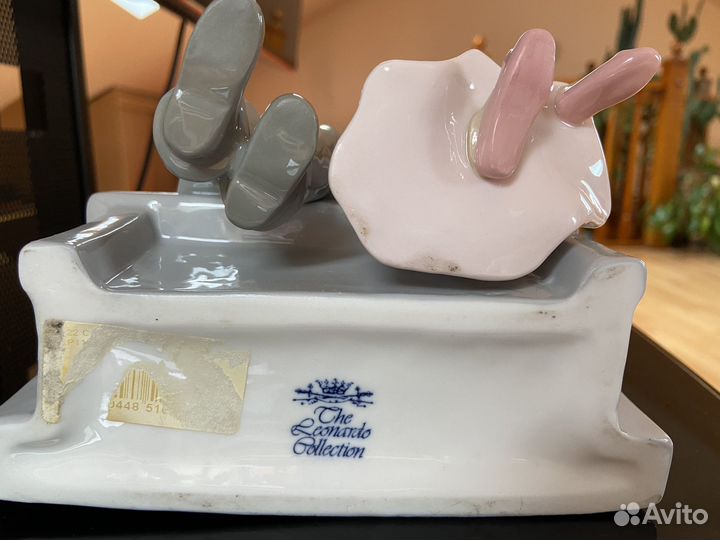 Статуэтка фарфор