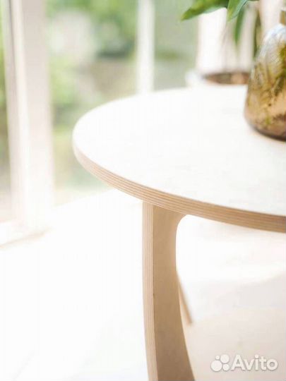 Деревянный журнальный стол