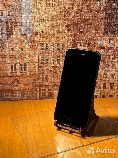 iPhone 8, 64 ГБ
