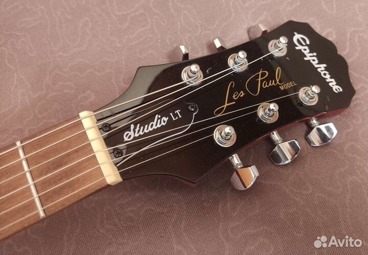 Электрогитара Epiphone Les Paul + аксессуары