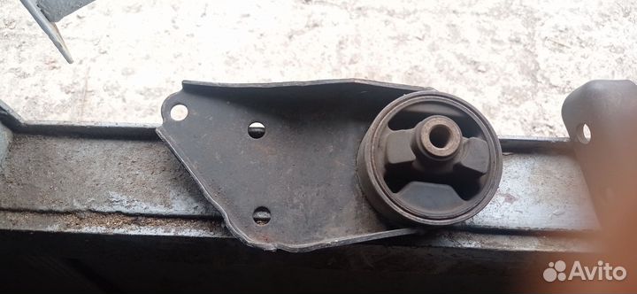 Опоры двигателя 2108