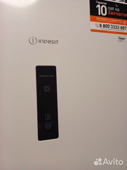 Холодильник indesit