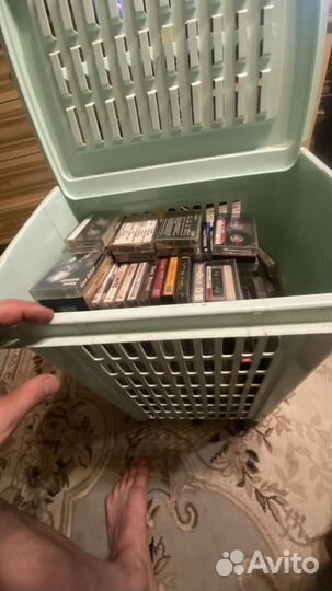 Кассеты, порядка 240 штук