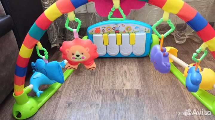 Развивающий коврик с пианино