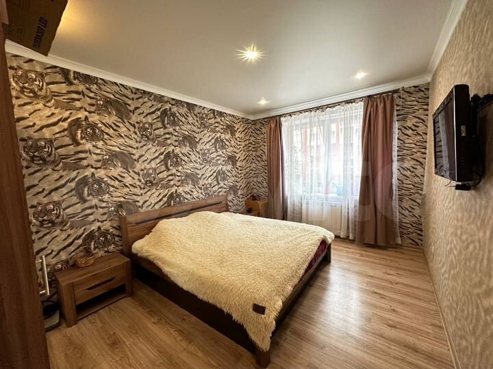 3-к. квартира, 100 м², 2/9 эт.