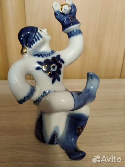 Фарфоровые статуэтки