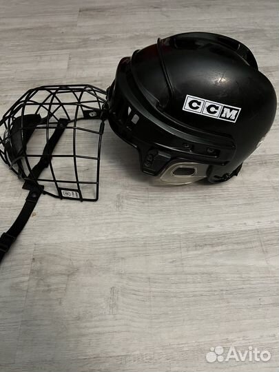 Хоккейный шлем