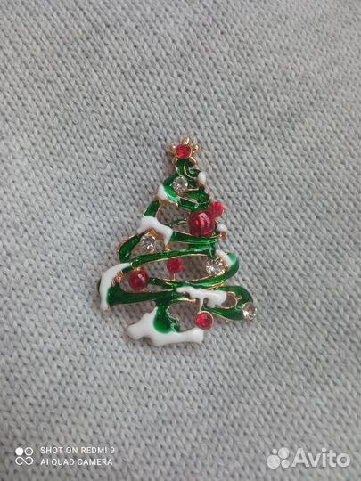 Брошь Значок Новый