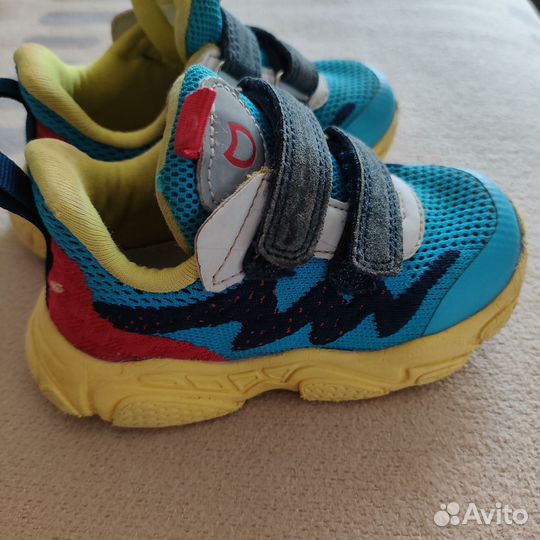 Кроссовки детские