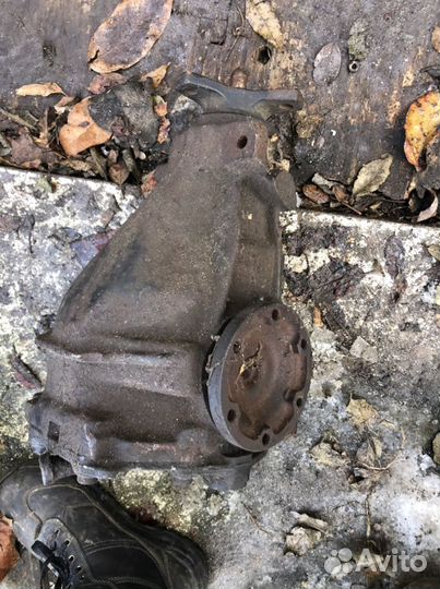 Редуктор заднего моста Мерседес е124 с202