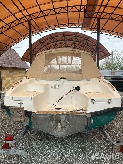 Катер с прицепом