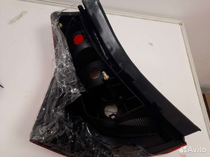 Задний правый фонарь Renault sandero