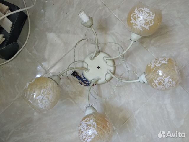 Продам б/у люстру
