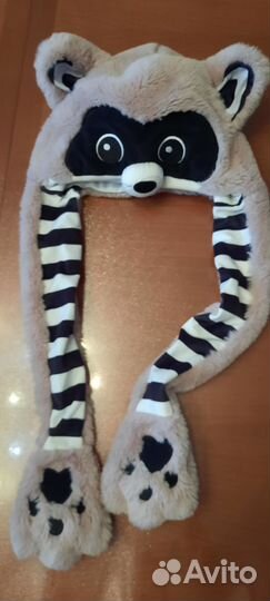 Шапка с двигающимися ушками