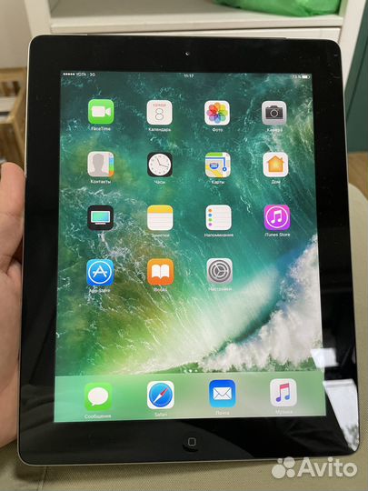 iPad 4th Gen (WiFi + Cellular) / 32GB / MD517LL/A