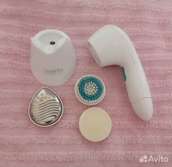 Аппарат для очищения и ухода за кожей лица