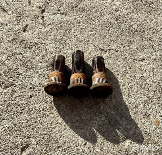 Шпильки колесные Jeep Grand Cherokee ZJ, ZG