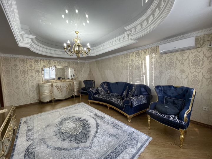 4-к. квартира, 130 м², 5/10 эт.