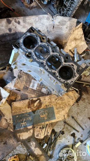 Блок цилиндров Ford Mustang 6