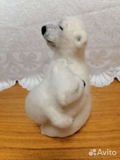 Медведица с медвежонком, валяные