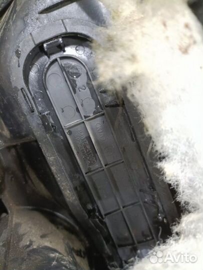 Консоль между сидений Kia Rio 3 седан 1.4 G4FA